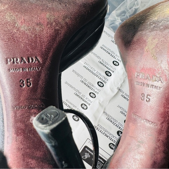 Prada patent leather heels - Picture 9 of 10